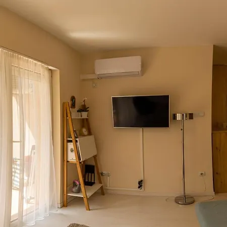 Aranypart Apartman *